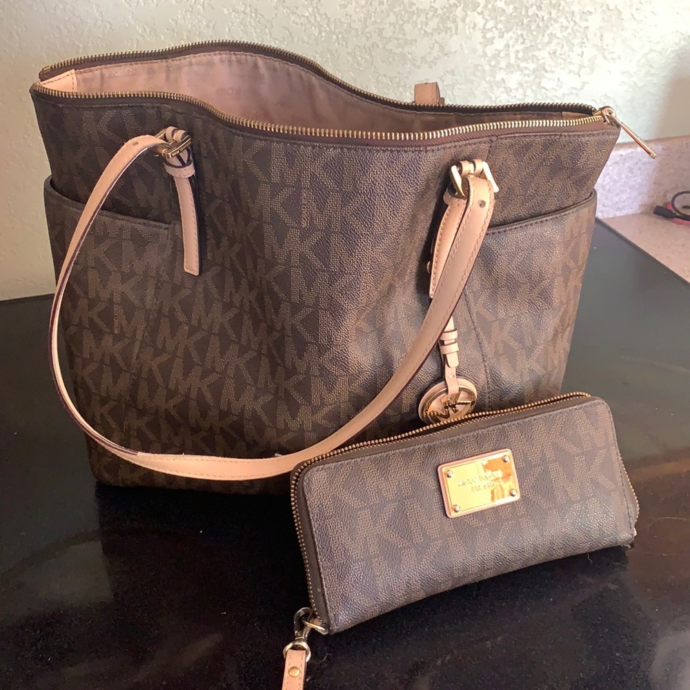 Michael Kors purse and matching wallet